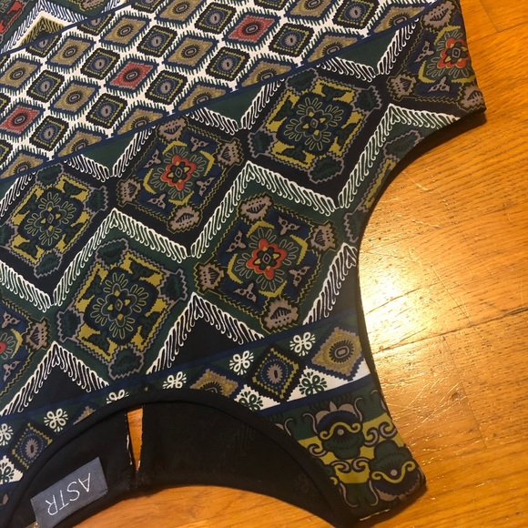 Moroccan Style Printed Tank - Picture 3 of 5